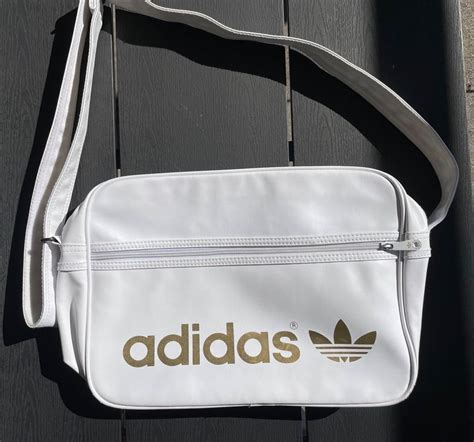 adidas schultertasche weiß gold|Adidas Sporttasche (2024) Preisvergleich .